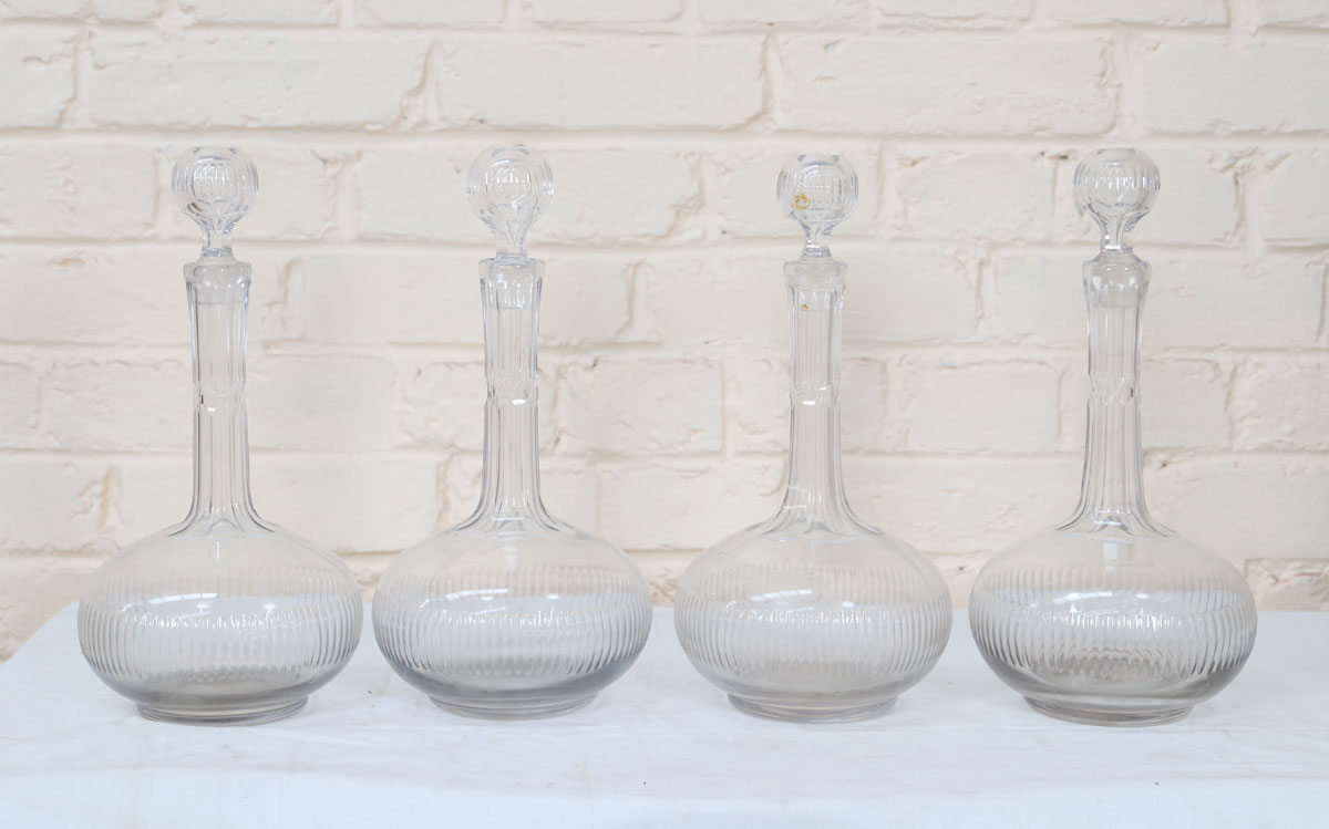 Set of 4 decanters 