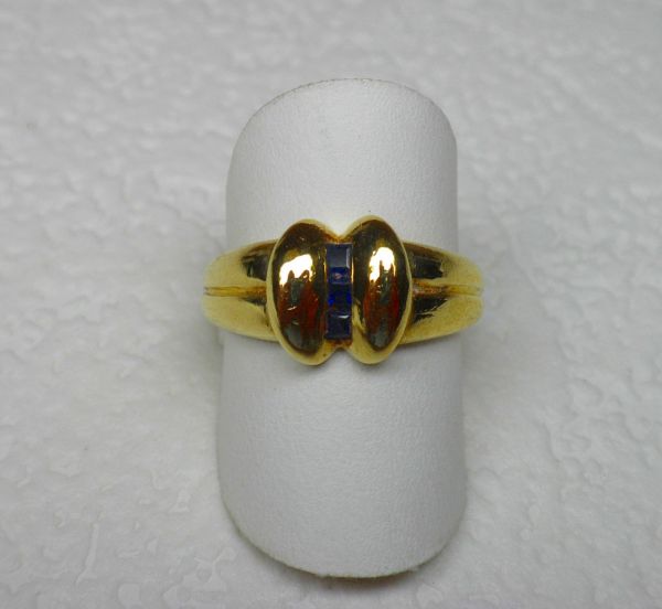 Yellow gold ring set with 3 sapphires - Gold 5,35 grs