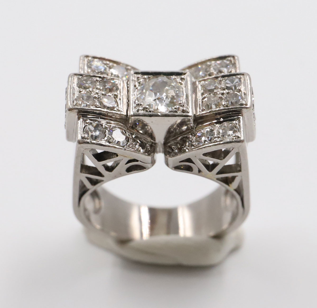 Art Nouveau ring 