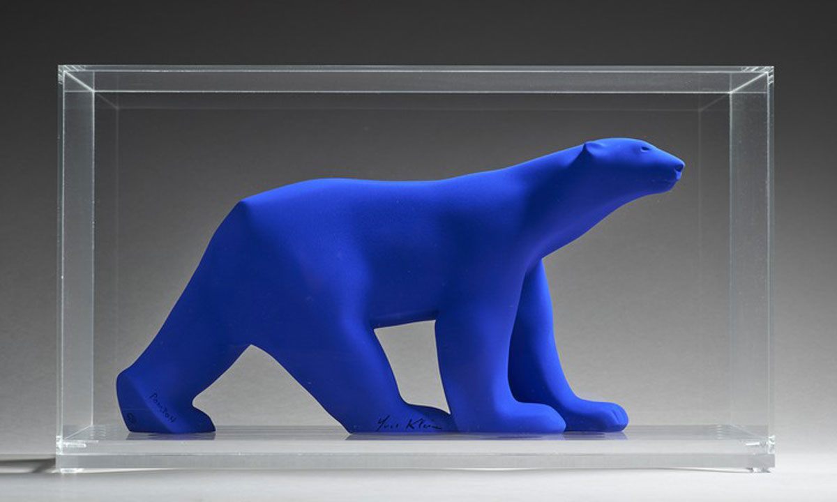 The bear of Pompon Yves Klein edition 