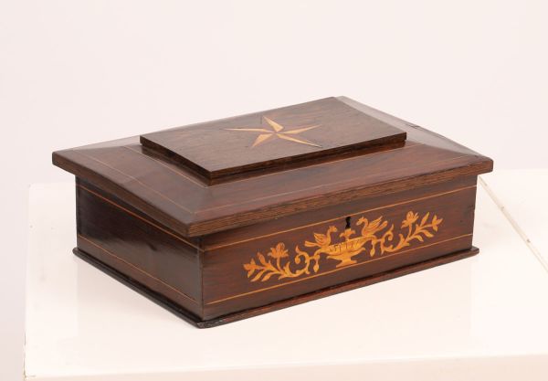 Jewelry box