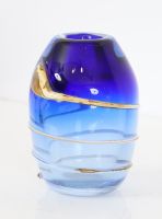 Vase bleu dans le goût de Louis Leloup (Né en 1929)