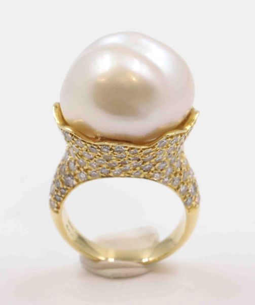 Importante bague perle baroque