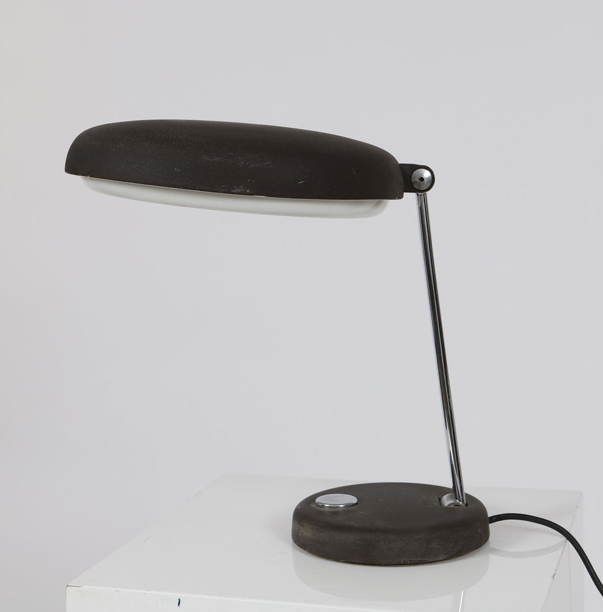 Desk lamp