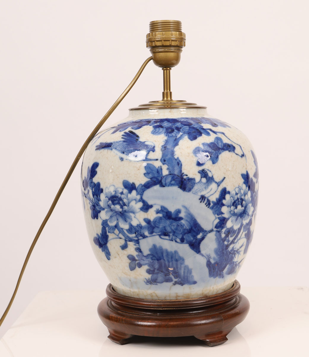 Chinese porcelain lamp