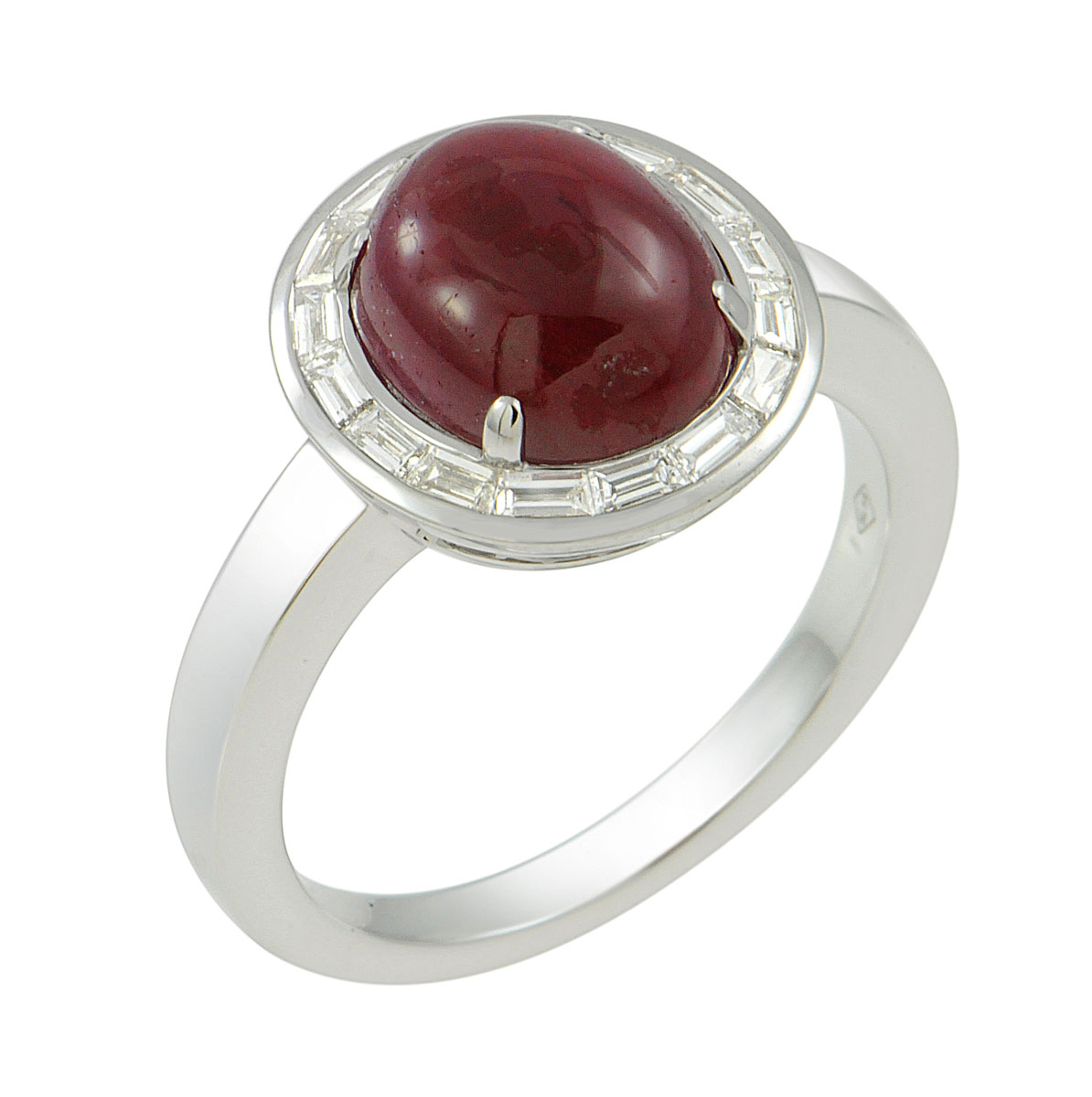 White gold ring set with 4 claws of an oval cabochon ruby Natural Burmese for 3,70 c in a surround of baguette diamonds weighing 0,50 c approx G/VS - Gold 4,90 g. 