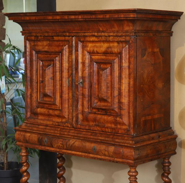 Cabinet XVIIth in marquetry - Work of the East of France