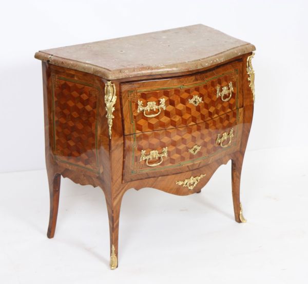 Nice inlaid chest of drawers Louis XV 