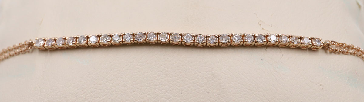 Tennis bracelet 