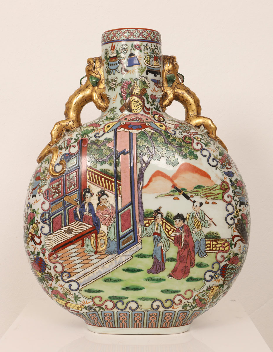 Important Chinese vase in the Qianlong taste (1736- 1795/96)