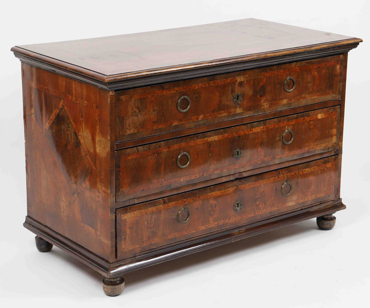 German chest of drawers inlaid 18th century 