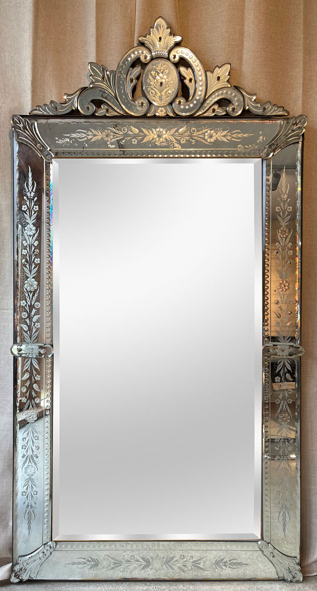 Large and elegant Venetian mirror