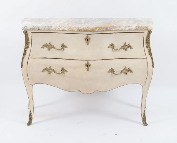 Commode sauteuse style Louis XV