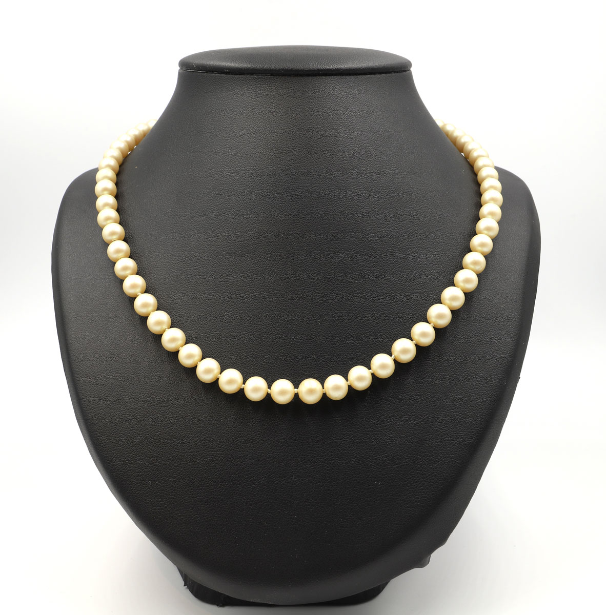 Pearl necklace