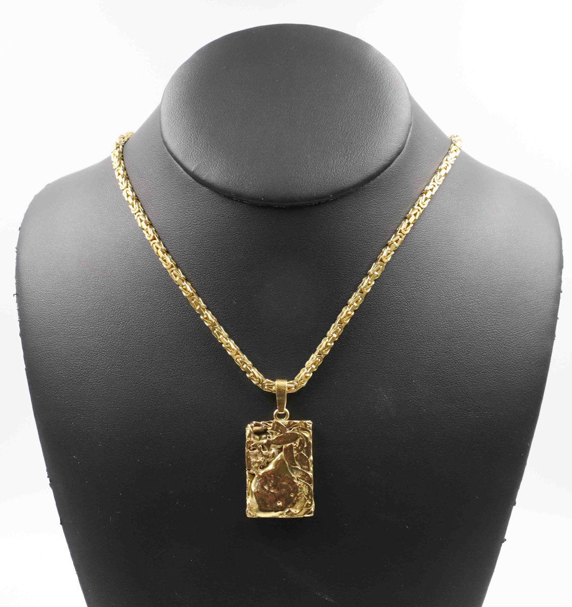 Important 18K Yellow Gold Chain