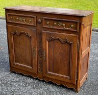 Luxembourgish sideboard with height of support