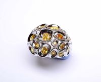 Très rare bague jonc joaillerie en or blanc serti alvéolé par 23 diamants de couleurs Naturelles jaunes et oranges, forme ovale, coussin, ronde et poires pour 4 c env. - Or 10,39 g