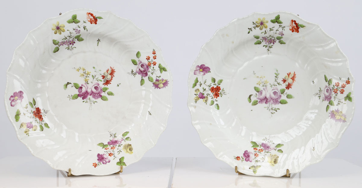 Pair of large dishes - Vienna