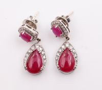 Paire de boucles d’oreilles - Rubis cabochon