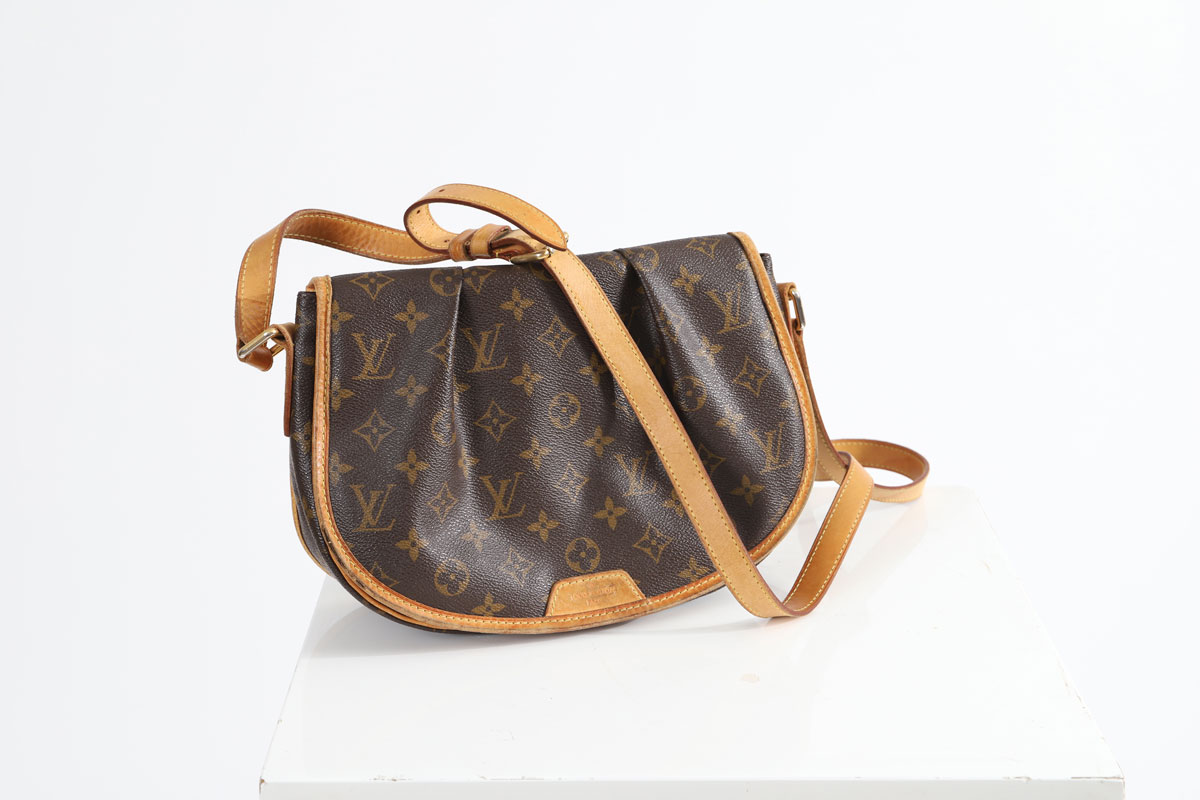 LOUIS VUITTON - Sac besace Ménilmontant