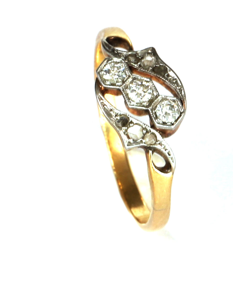 Baroque style ring