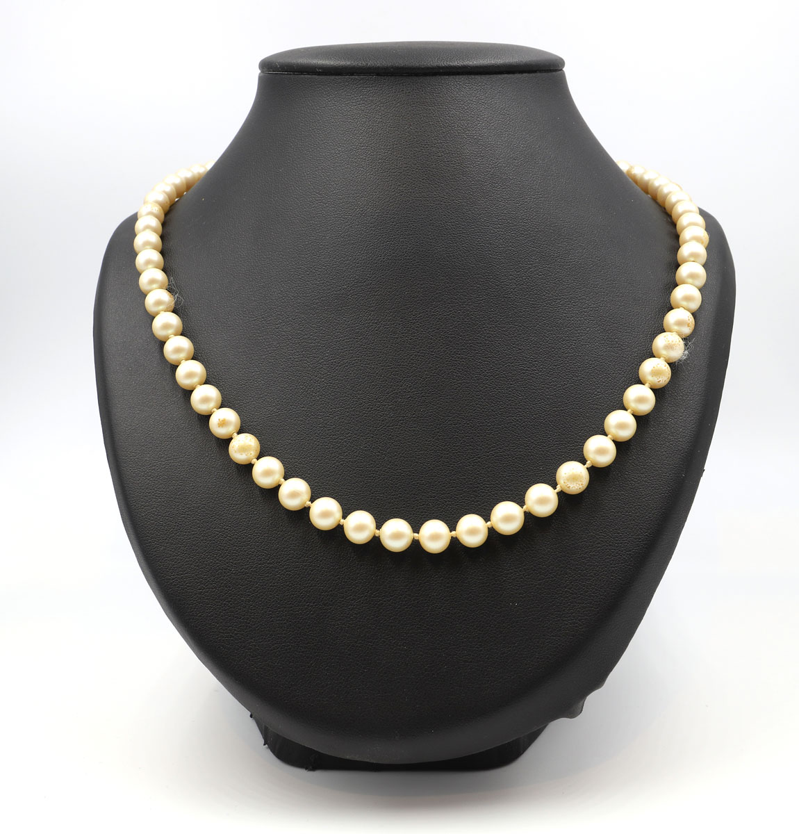 Pearl necklace