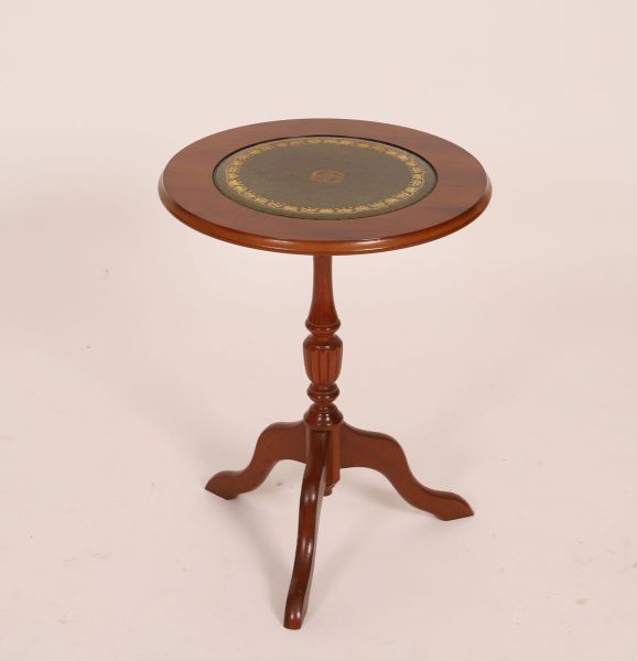 Small pedestal table