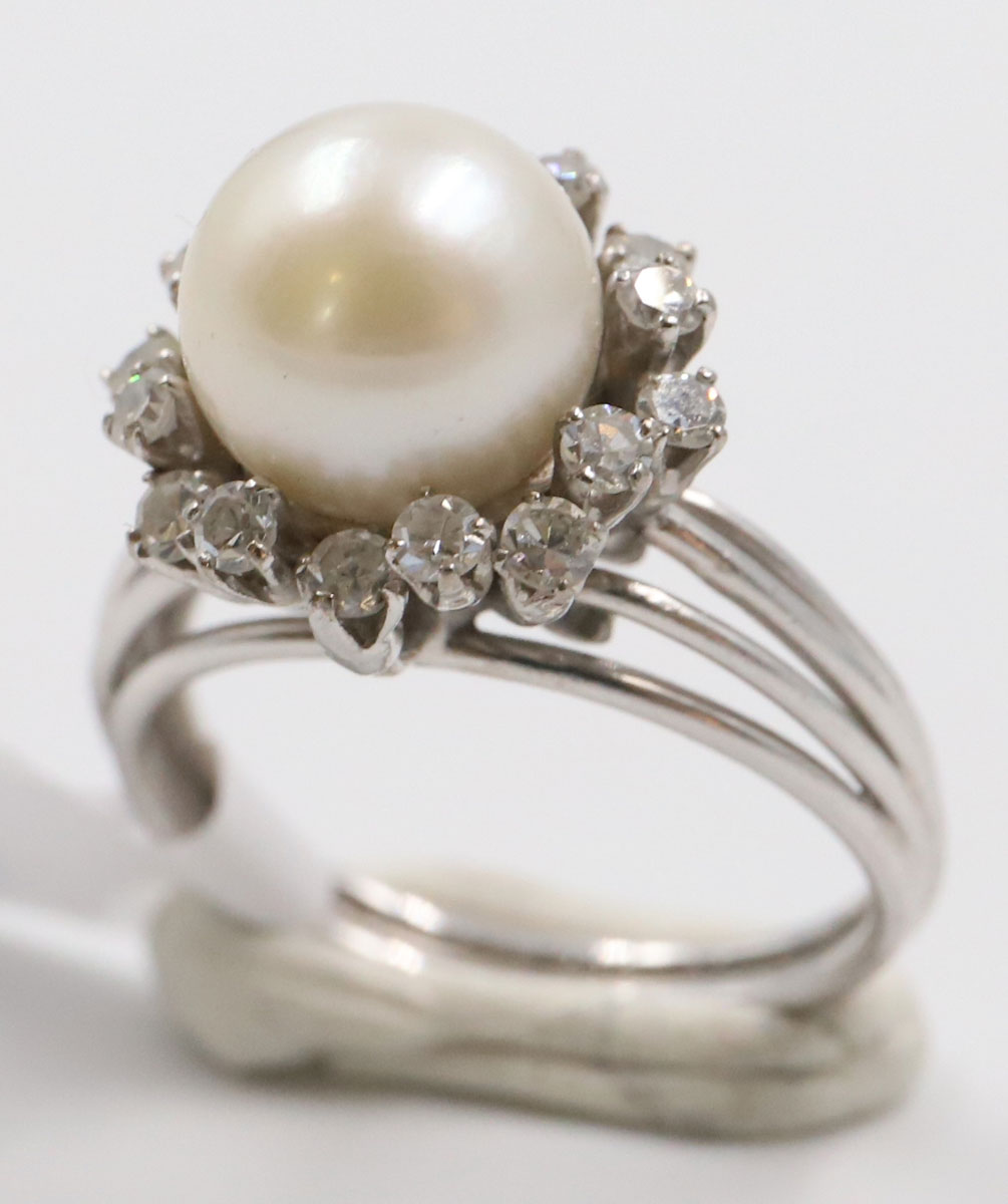 Vintage pearl ring 