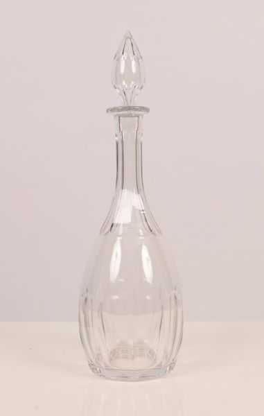 Carafe en cristal taillé accompagnée de son bouchon