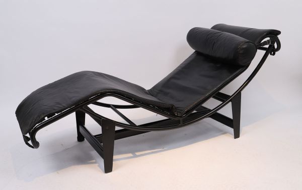 Chaise longue modèle de Charlotte Perriand (1903-1999) pour l’atelier du Corbusier (1887-1965)