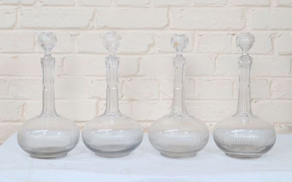 Set of 4 decanters 