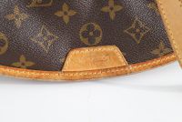 LOUIS VUITTON - Sac besace Ménilmontant