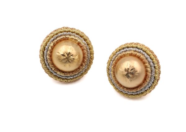 Pair of earrings 