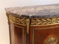 Commode de style Louis XVI