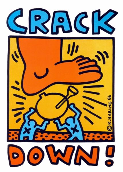 Crack Down (1986), Print, d'après Keith Haring, Épreuve en couleur signée sur papier Arches dans la planche, et cachet de l’éditeur numéroté sur 150, encadré avec certificat de l’éditeur, Dimensions 28x38 cm