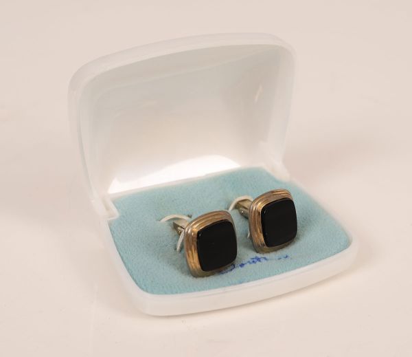 Cufflinks