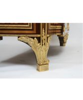 Exceptionnelle commode de château Louis XVI d'aprés RIESENER Versailles